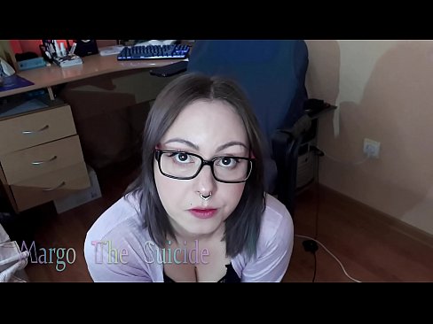 ❤️ სექსუალური გოგონა სათვალეებით ღრმად იწოვს დილდოს კამერაზე ️ პორნო პორნოში ka.passionateembracespotlight.ru ﹏